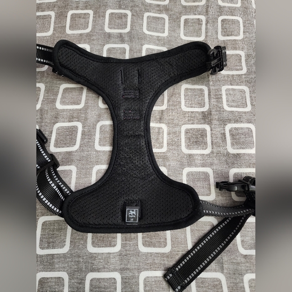 NEW PoyPet Adjustable Reflective No-Pull Dog Harness Medium Pink Black - Picture 12 of 15